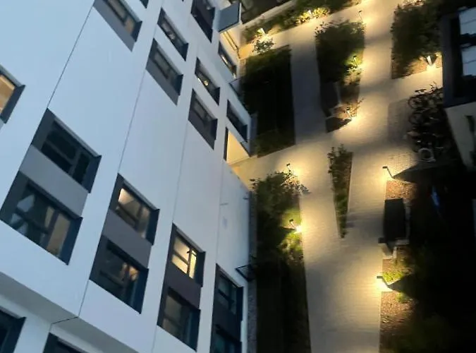 Jetset Airport Apartment